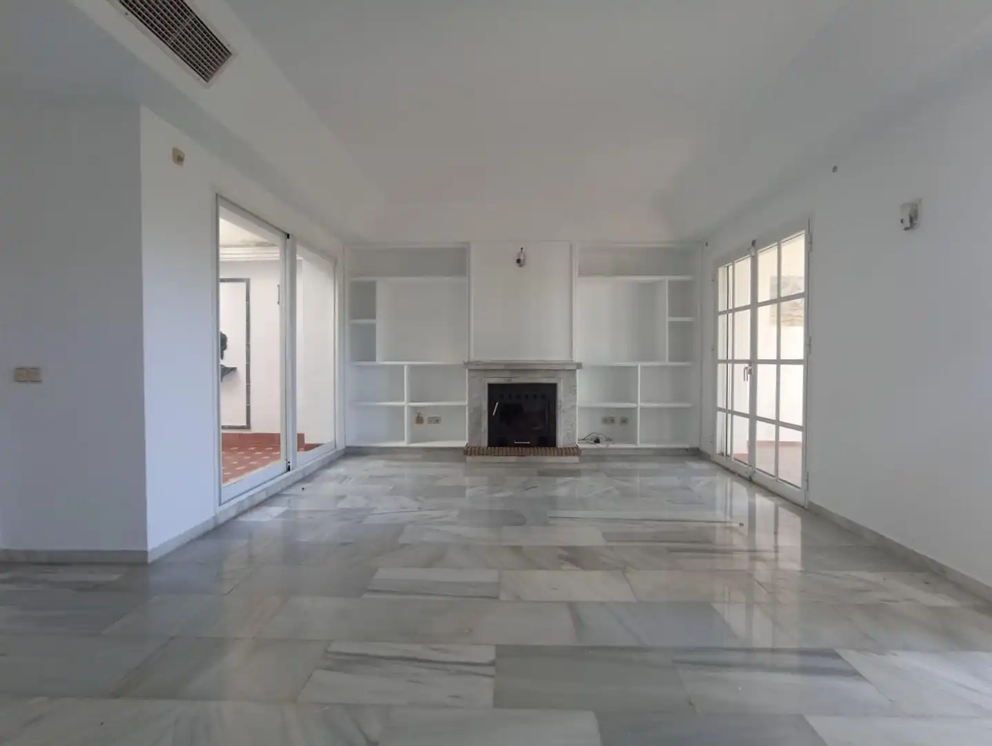 Terraced house with pool for sale in Manilva Pueblo, imagen 11