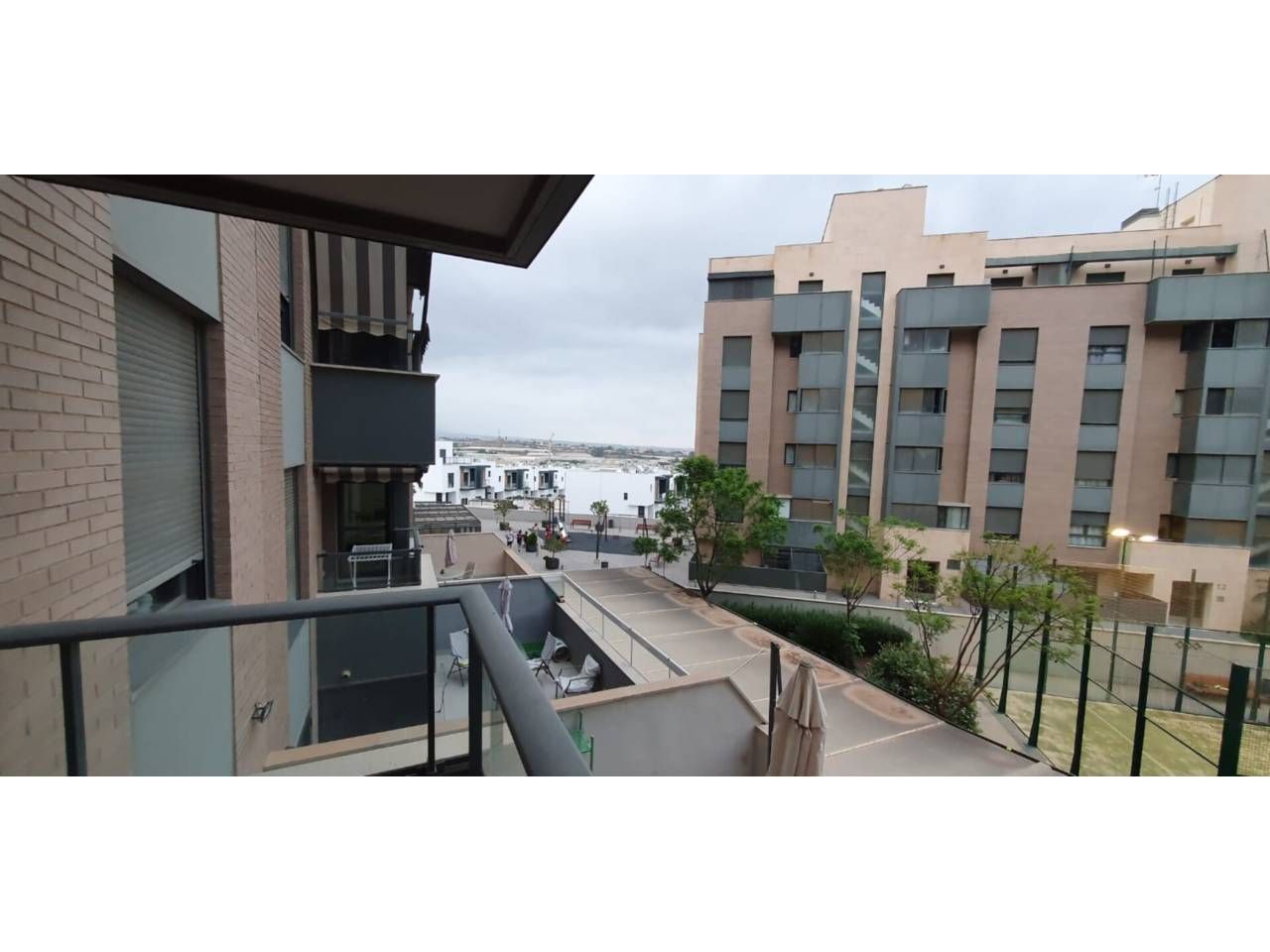 Terrassa de Pis de lloguer en  Almería Capital amb Terrassa, Moblat i Piscina comunitària