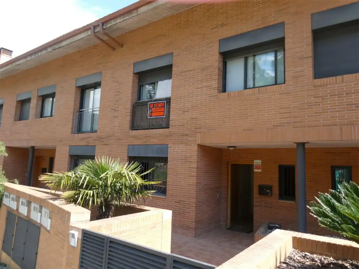 Vista exterior de Pis en venda en Sant Climent de Llobregat amb Aire condicionat i Balcó