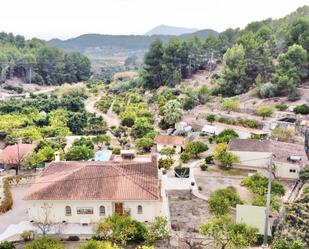 Vista exterior de Finca rústica en venda en Callosa d'En Sarrià amb Aire condicionat i Piscina