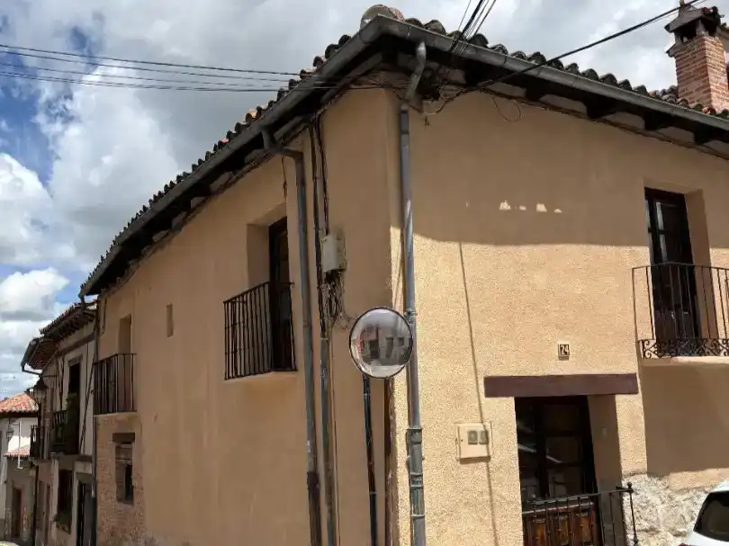 Vista exterior de Casa adosada en venda en Simancas amb Balcó