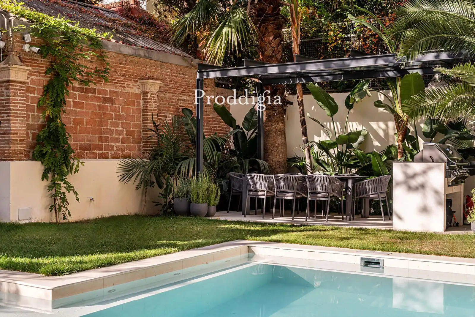 Terrassa de Casa o xalet en venda en Barcelona amb Aire condicionat, Calefacció i Jardí privat