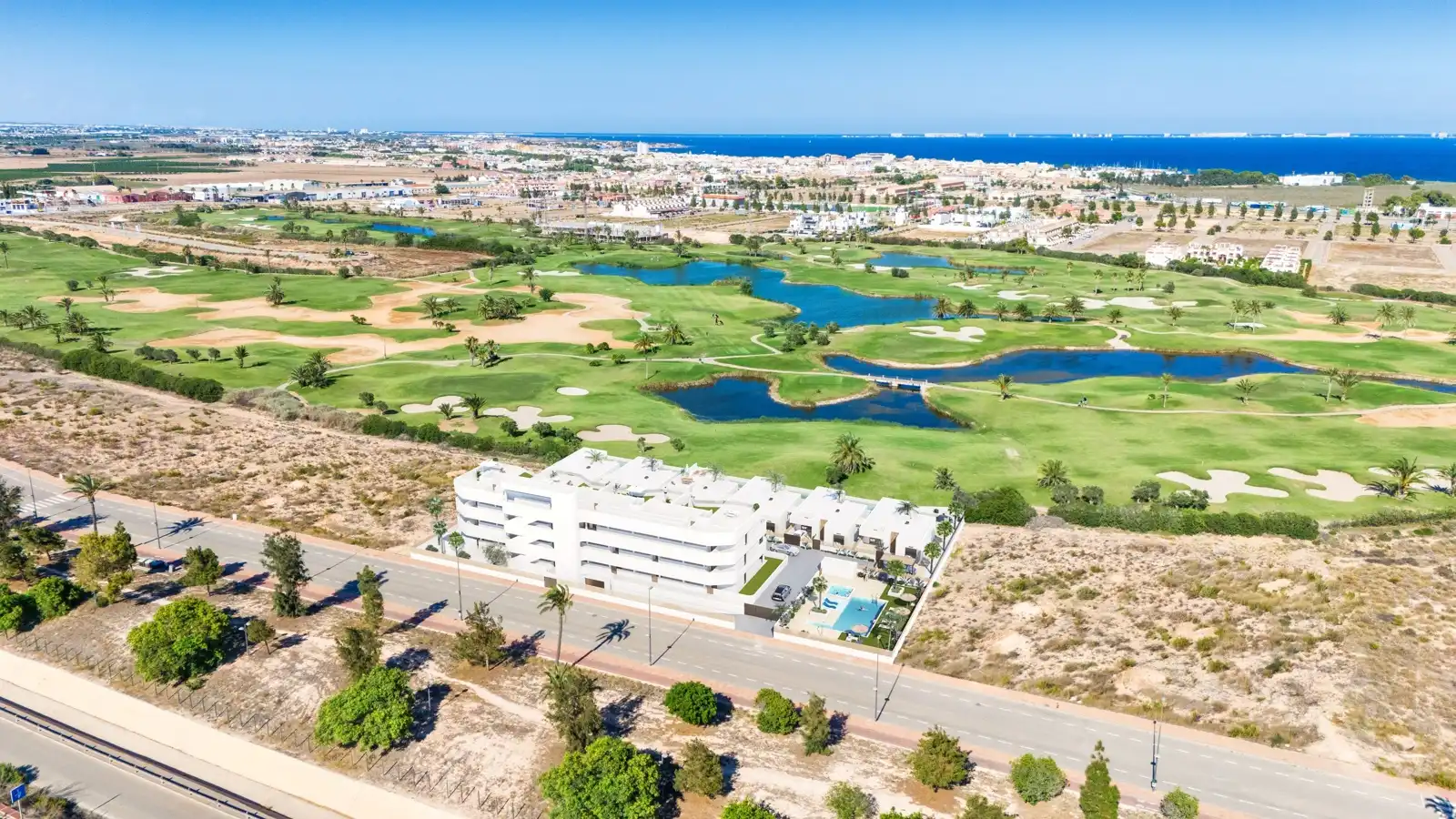 Apartamento de obra nueva con terraza en venta en Las Lomas de Rame - Bahía Bella, imagen 3