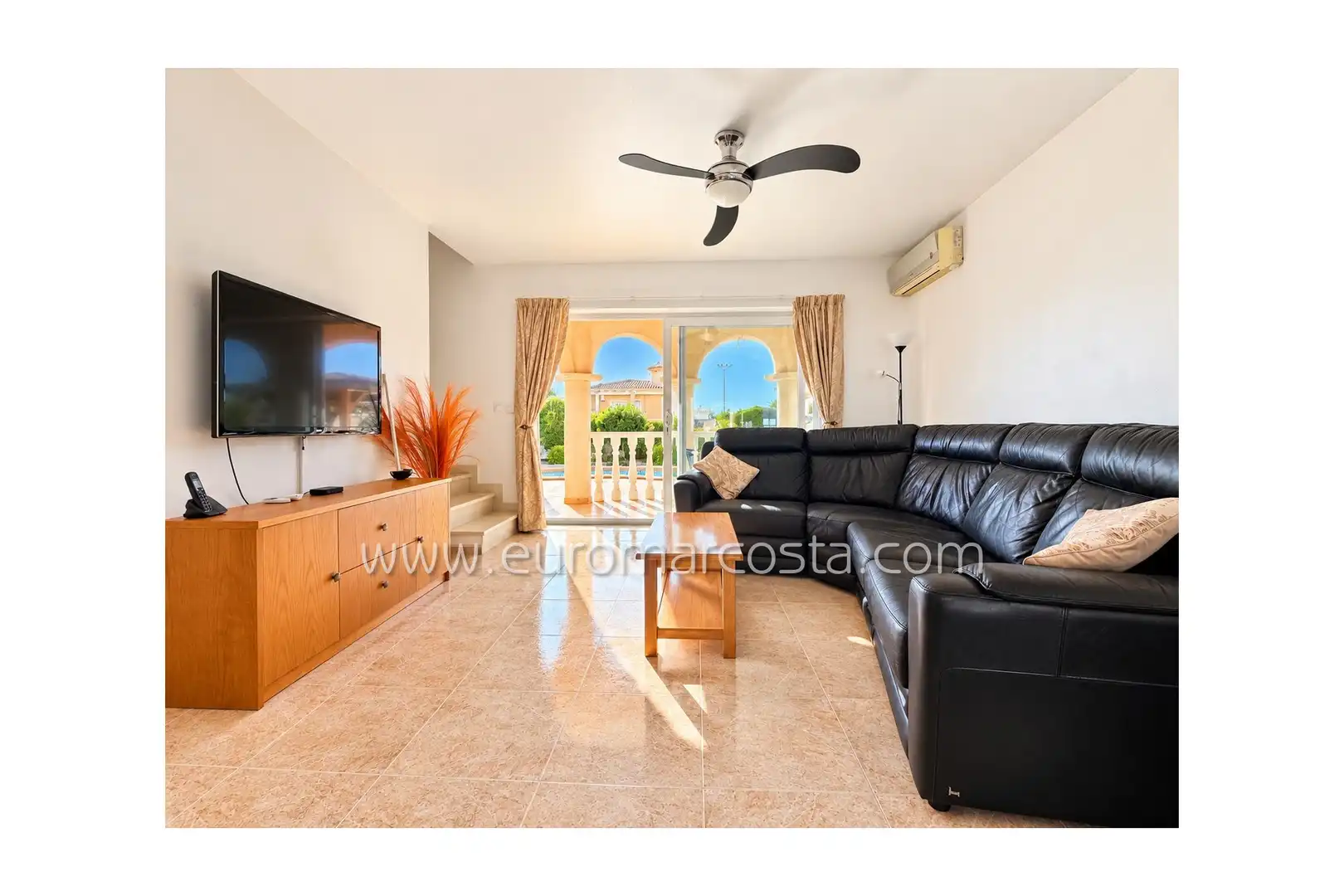 Chalet con piscina en venta en Calle Helsinki, imagen 8