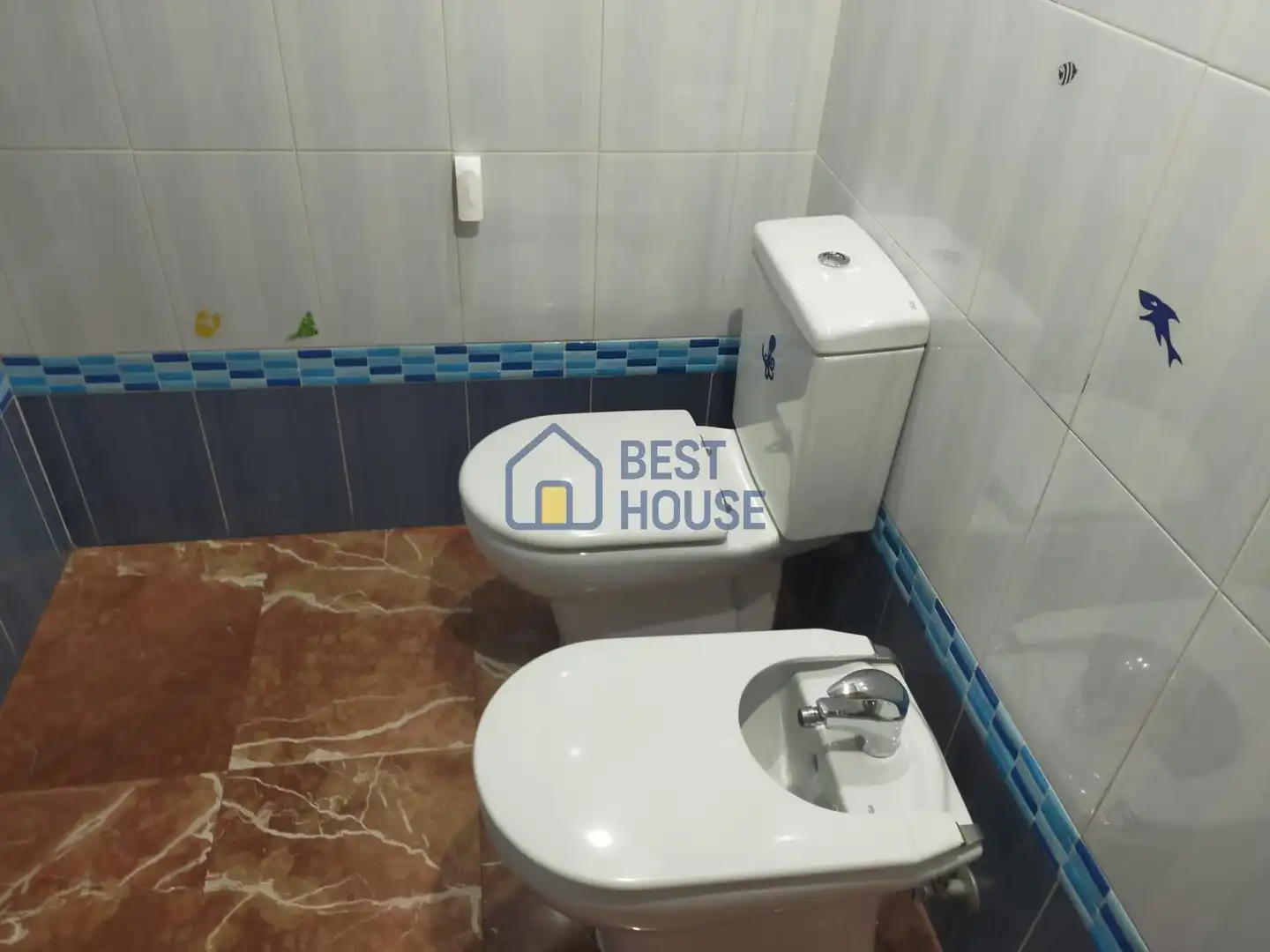 Badezimmer von Wohnung zum Verkauf in León Capital  mit Heizung, Privatgarten und Abstellraum