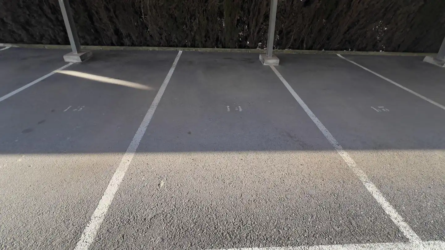 Parkplatz von Erdgeschoss zum Verkauf in Torreblanca mit Klimaanlage, Privatgarten und Terrasse