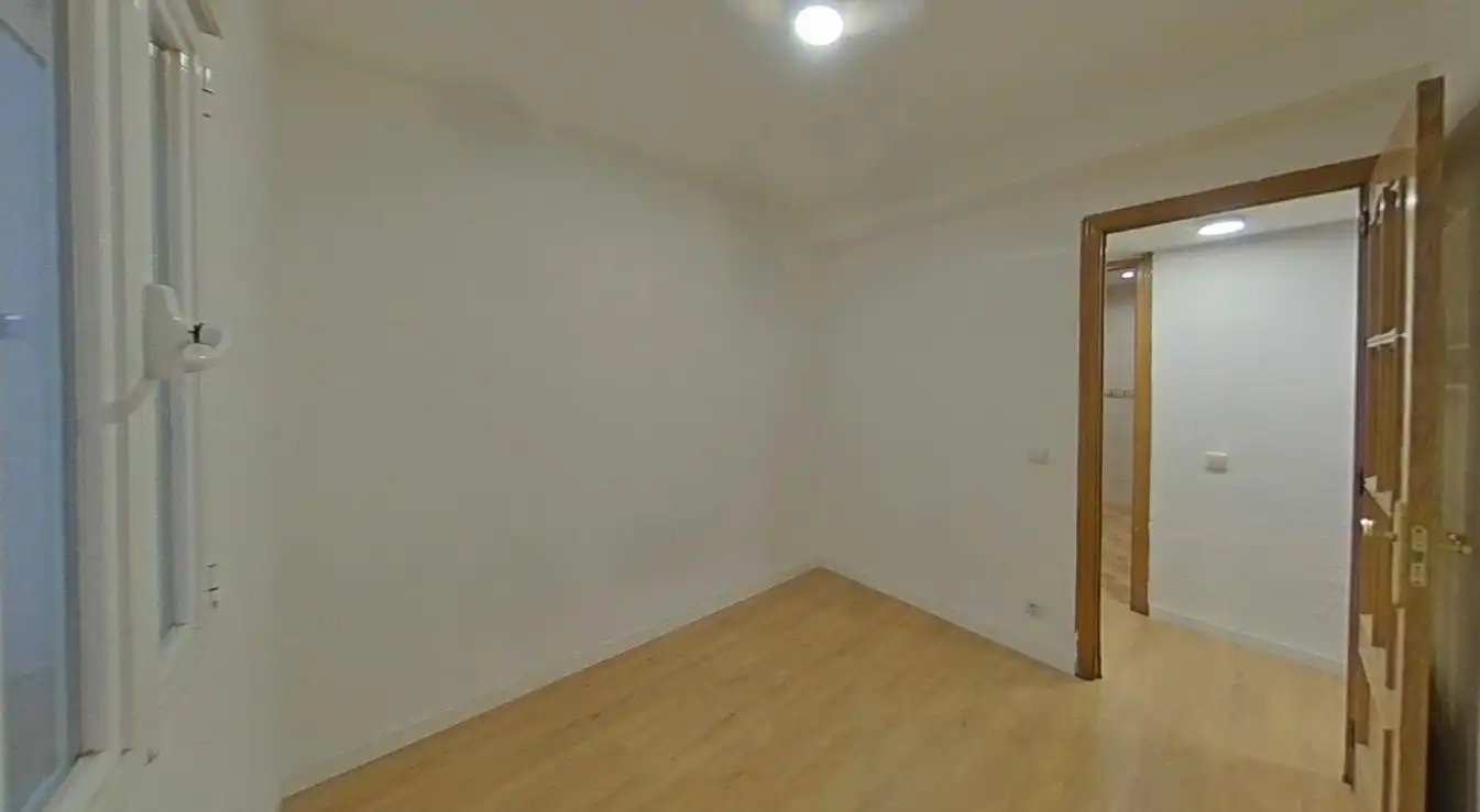Habitación de Piso en venta en Madrid con Parquet