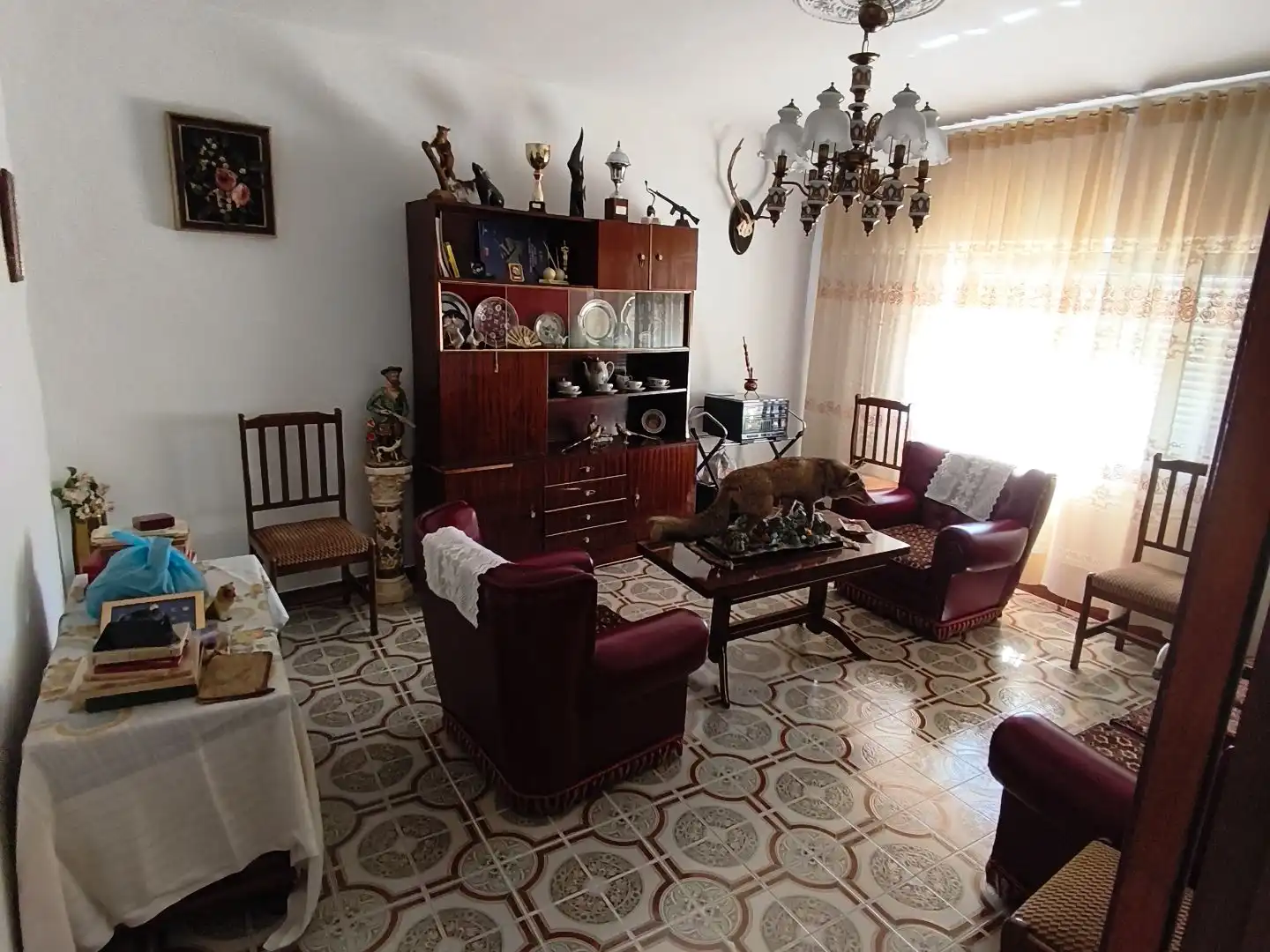 Sala d'estar de Casa o xalet en venda en Alcuéscar amb Terrassa i Balcó