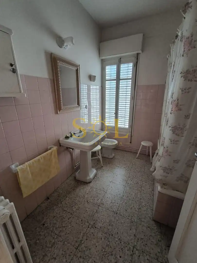 Baño de Casa o chalet en venta en La Bañeza  con Calefacción, Parquet y Trastero