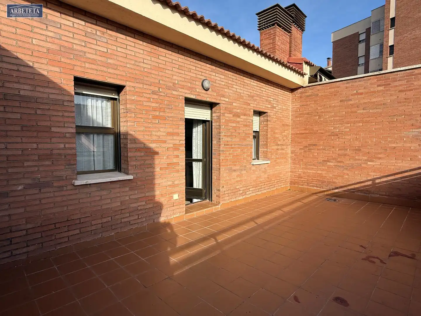 Terrasse von Einfamilien-Reihenhaus zum Verkauf in Guadalajara mit Heizung, Parkett und Terrasse
