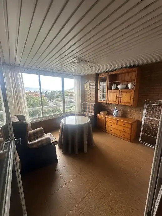 Comedor de Piso de alquiler en  Pamplona / Iruña con Calefacción, Parquet y Terraza