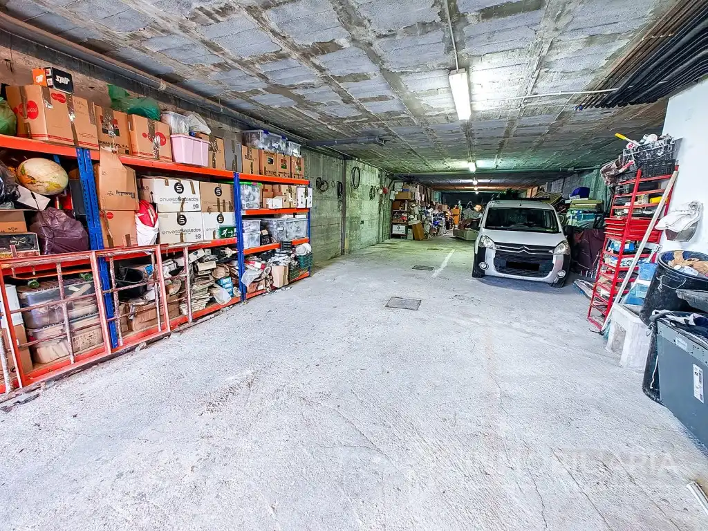 Local comercial en venda a Avenida Derechos Humanos