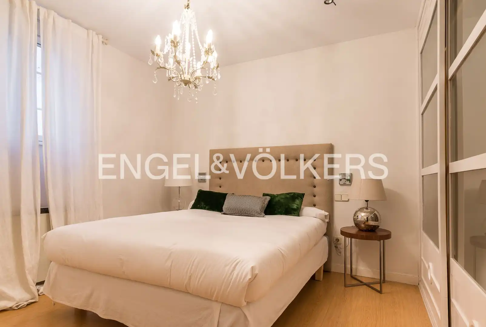 Bedroom of Flat for rent in Madrid  with Air Conditioner, Heating and Furnished