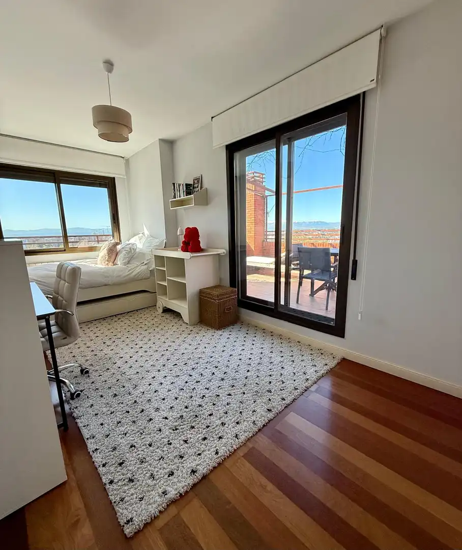 Bedroom of Attic for sale in Madrid  with Air Conditioner, Heating and Private garden