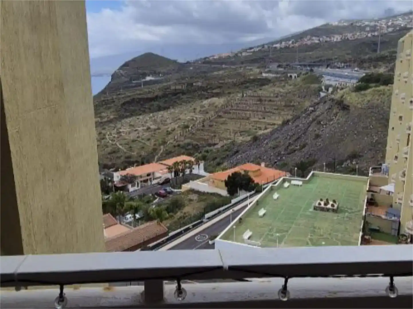 Vista exterior de Piso en venta en El Rosario con Piscina