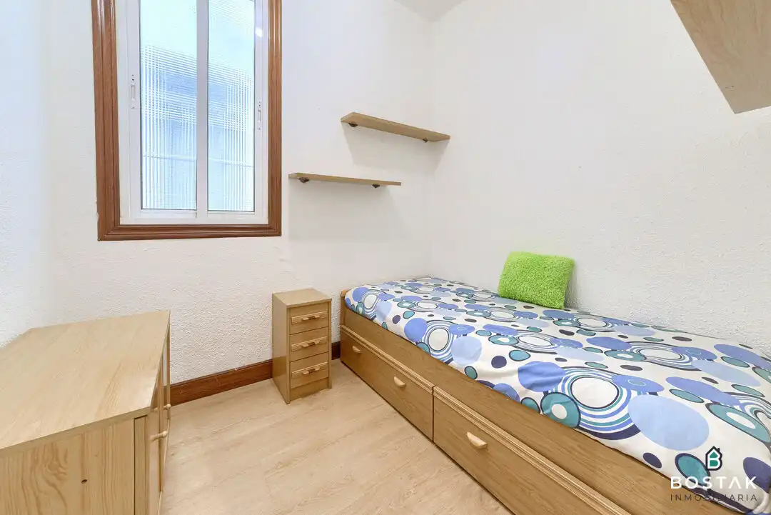 Habitación de Piso en venta en Bilbao  con Calefacción y Balcón