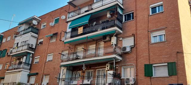 Piso en Venta en Calle de Isabelita Usera en Pradolongo