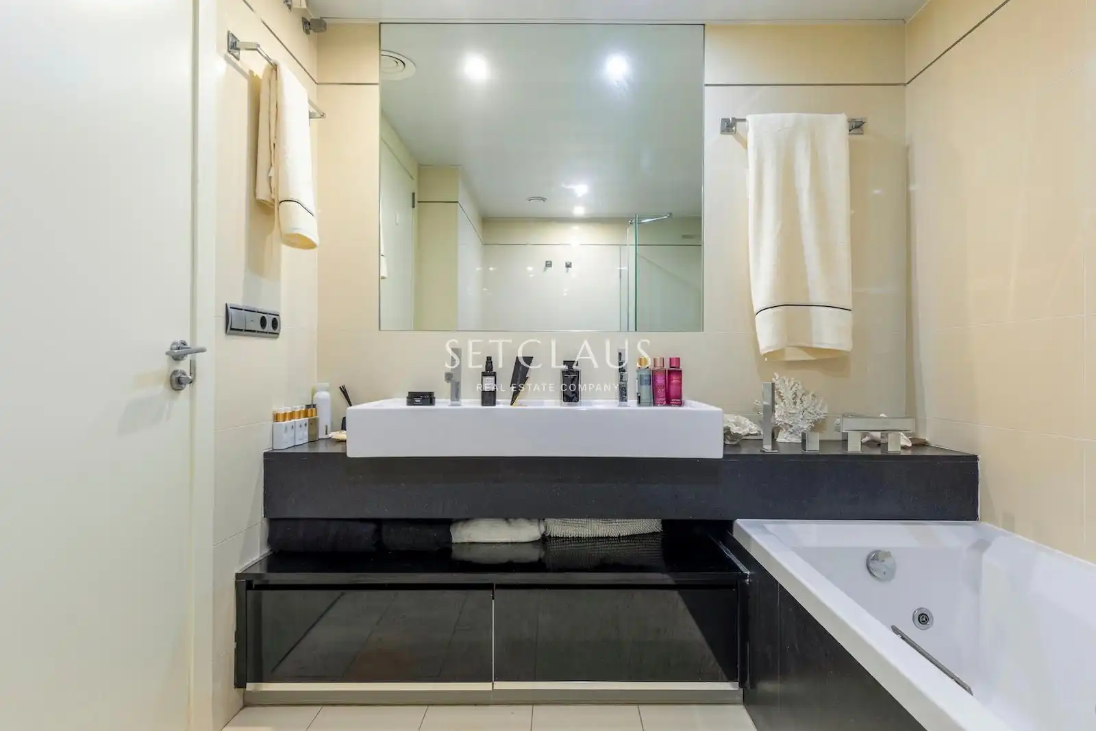 Baño de Piso en venta en Barcelona con Aire acondicionado, Calefacción y Terraza