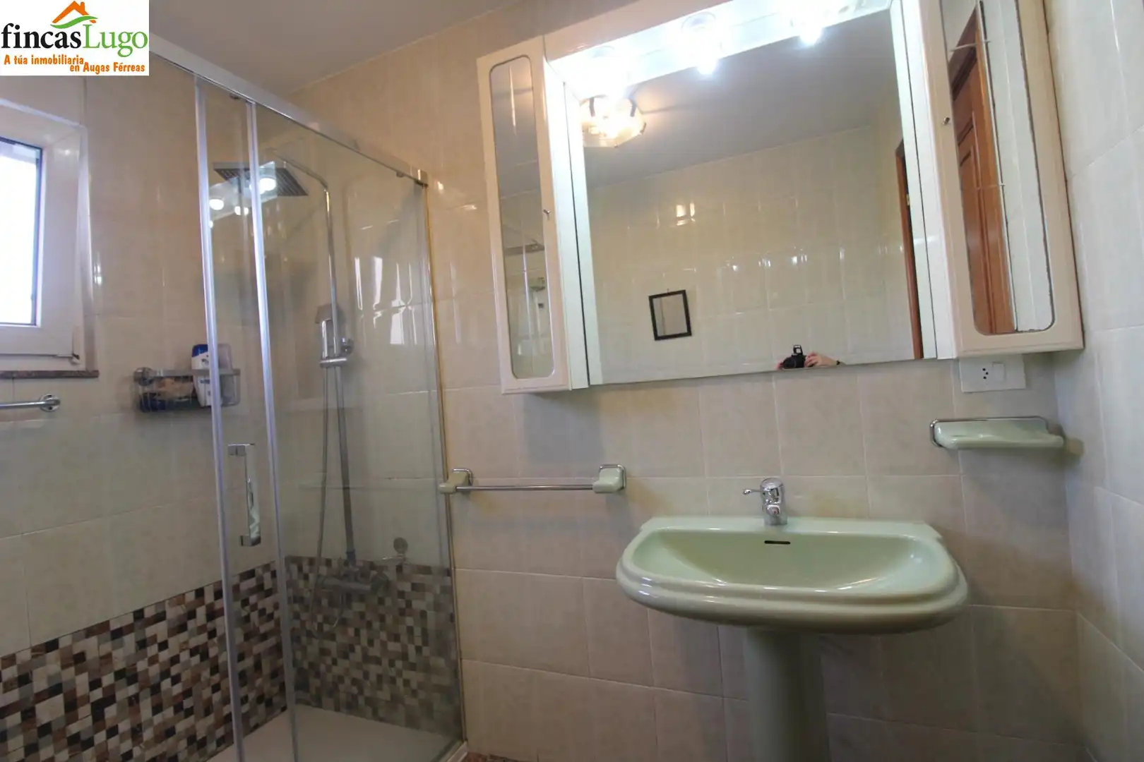 Baño de Casa o chalet en venta en Lugo con Jardín privado, Terraza y Trastero