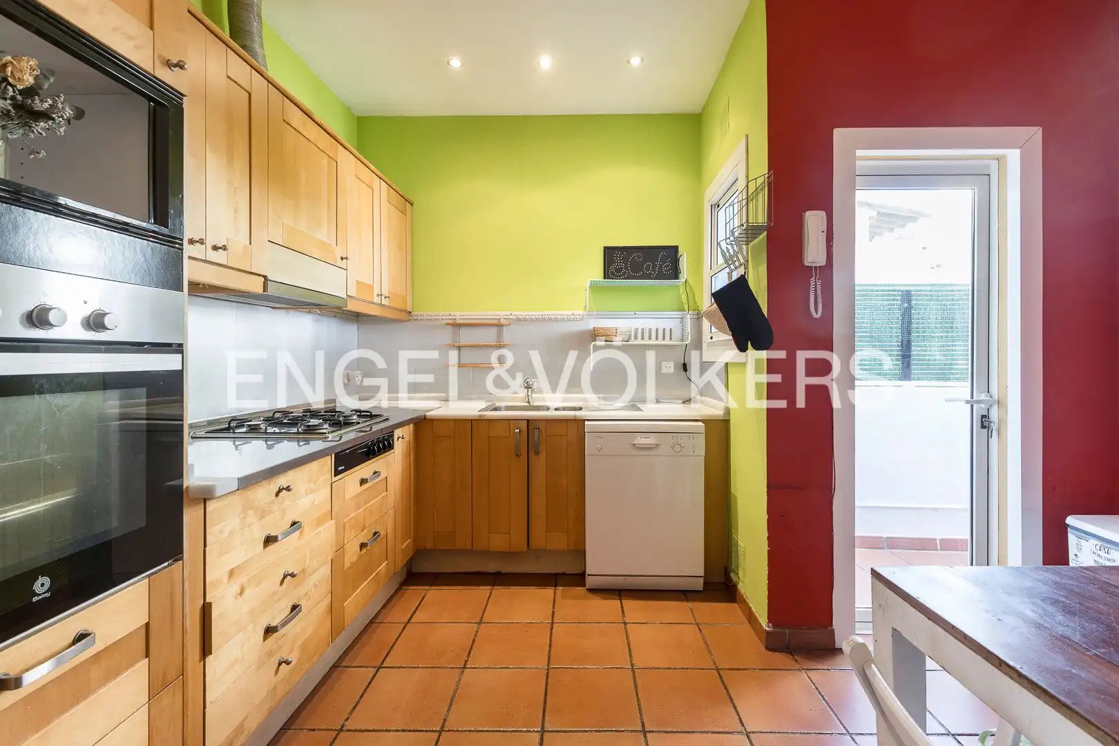 Kitchen of Houses for sale in Barcelona  with Heating, Terrace and Storage room