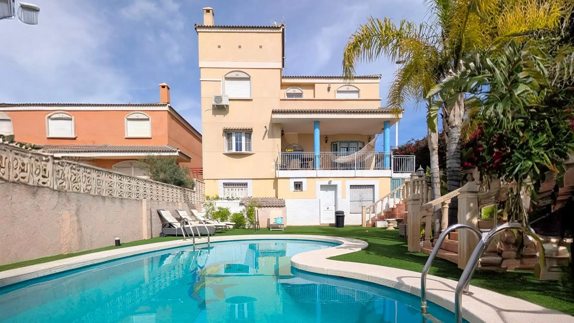 Swimming pool of Houses for sale in Elche / Elx  with Air Conditioner, Private garden and Terrace