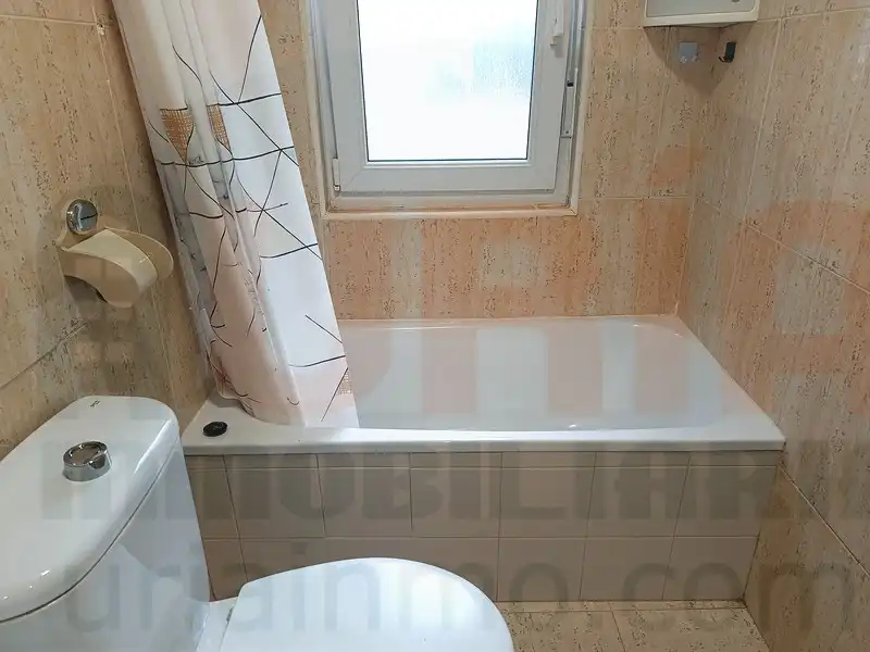 Baño de Piso en venta en Oviedo  con Calefacción, Amueblado y Horno
