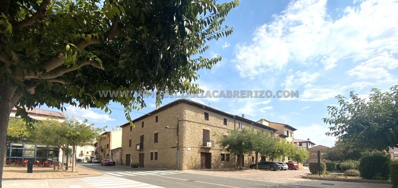Vista exterior de Casa adosada en venda en Obanos amb Calefacció, Parquet i Terrassa