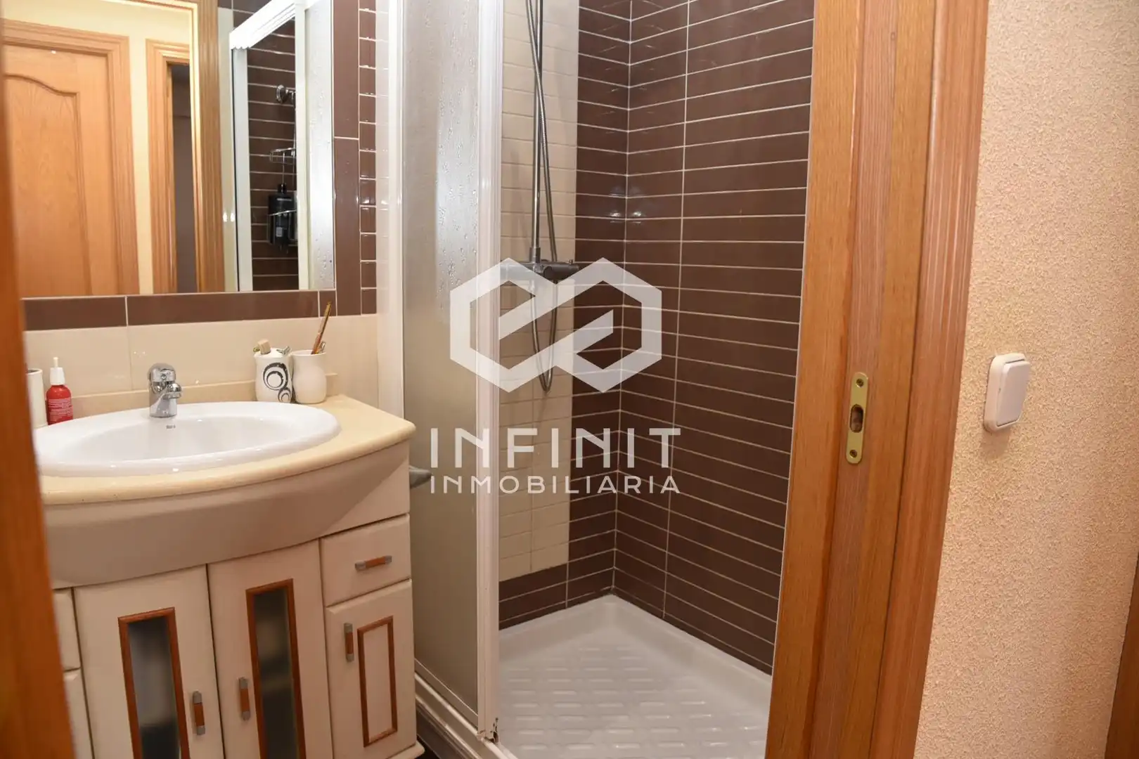 Bathroom of Flat for sale in Val