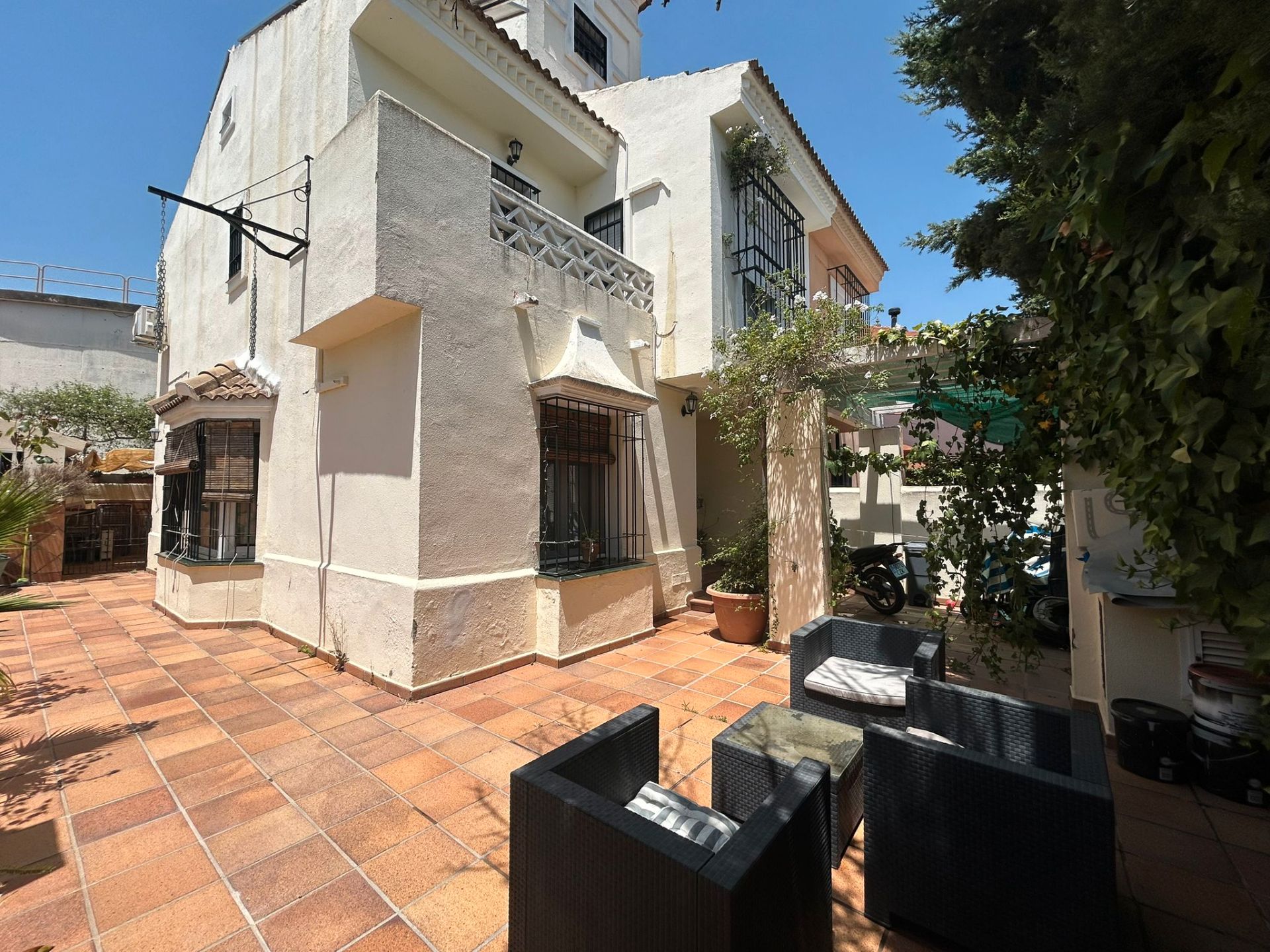 Jardín de Casa adosada en venta en Gines con Aire acondicionado, Calefacción y Jardín privado