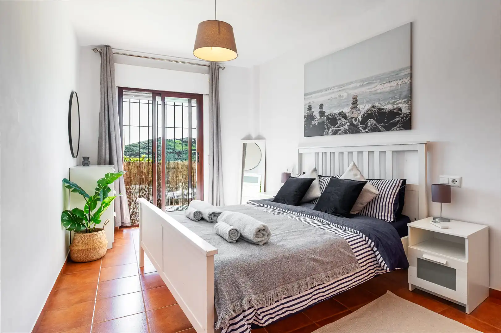Dormitori de Apartament en venda en Frigiliana amb Aire condicionat, Calefacció i Jardí privat