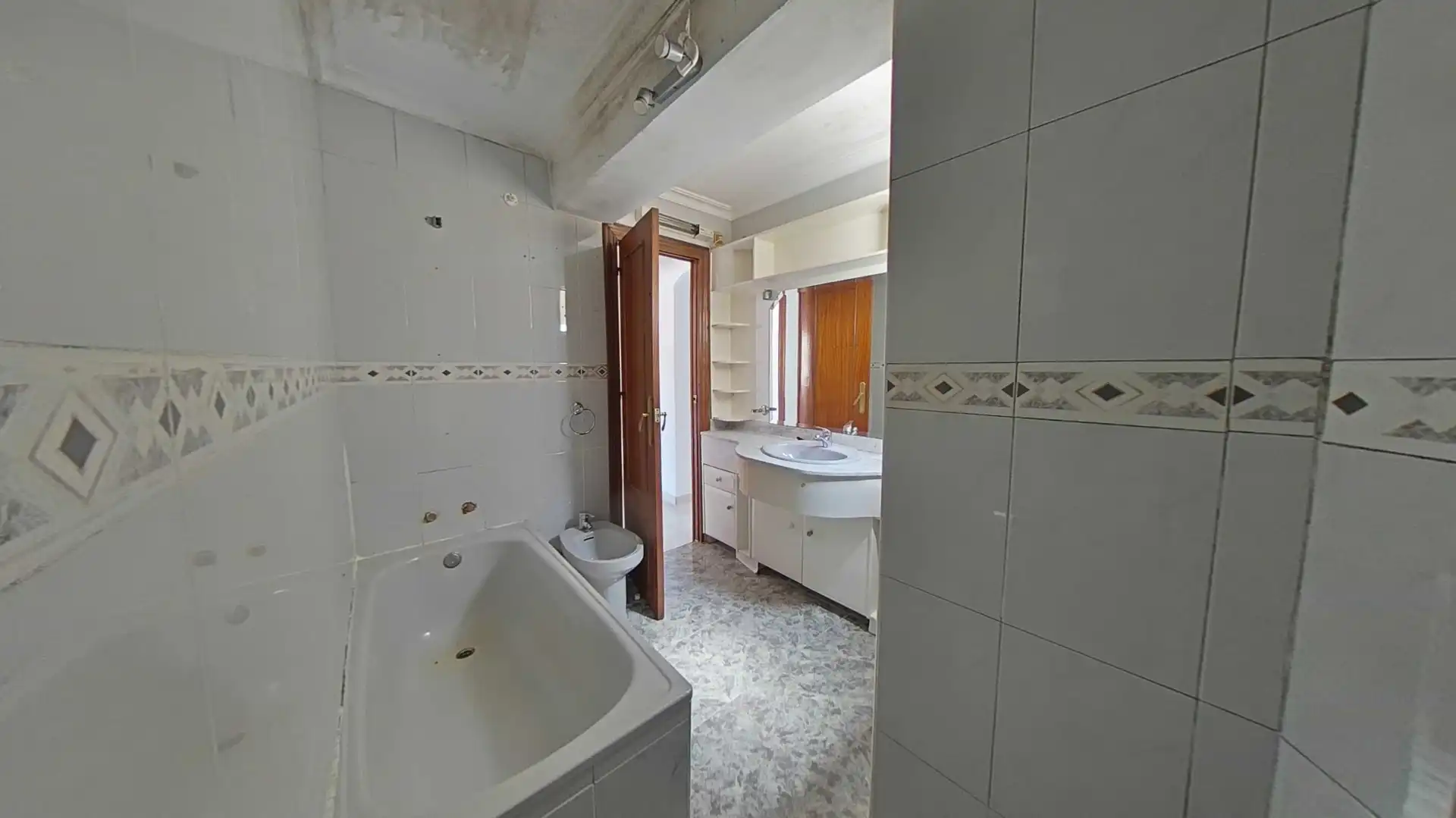 Baño de Piso en venta en Pedanías Este