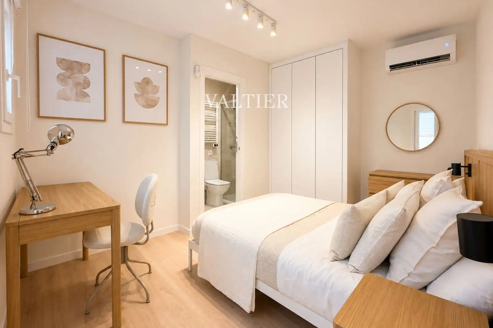Bedroom of Flat for rent in Madrid  with Air Conditioner, Heating and Furnished