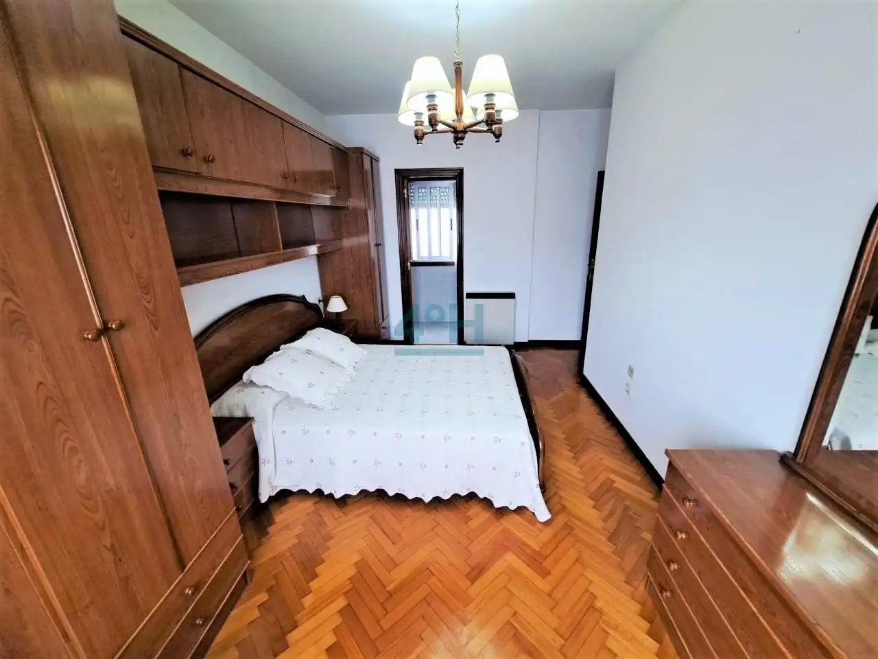 Dormitori de Apartament de lloguer en Barbadás amb Calefacció, Parquet i Traster