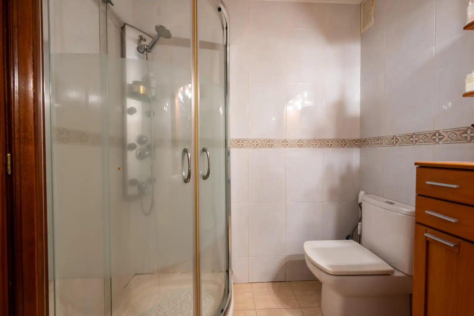 Bathroom of Flat for sale in Almería  with Air Conditioner, Storage room and Balcony