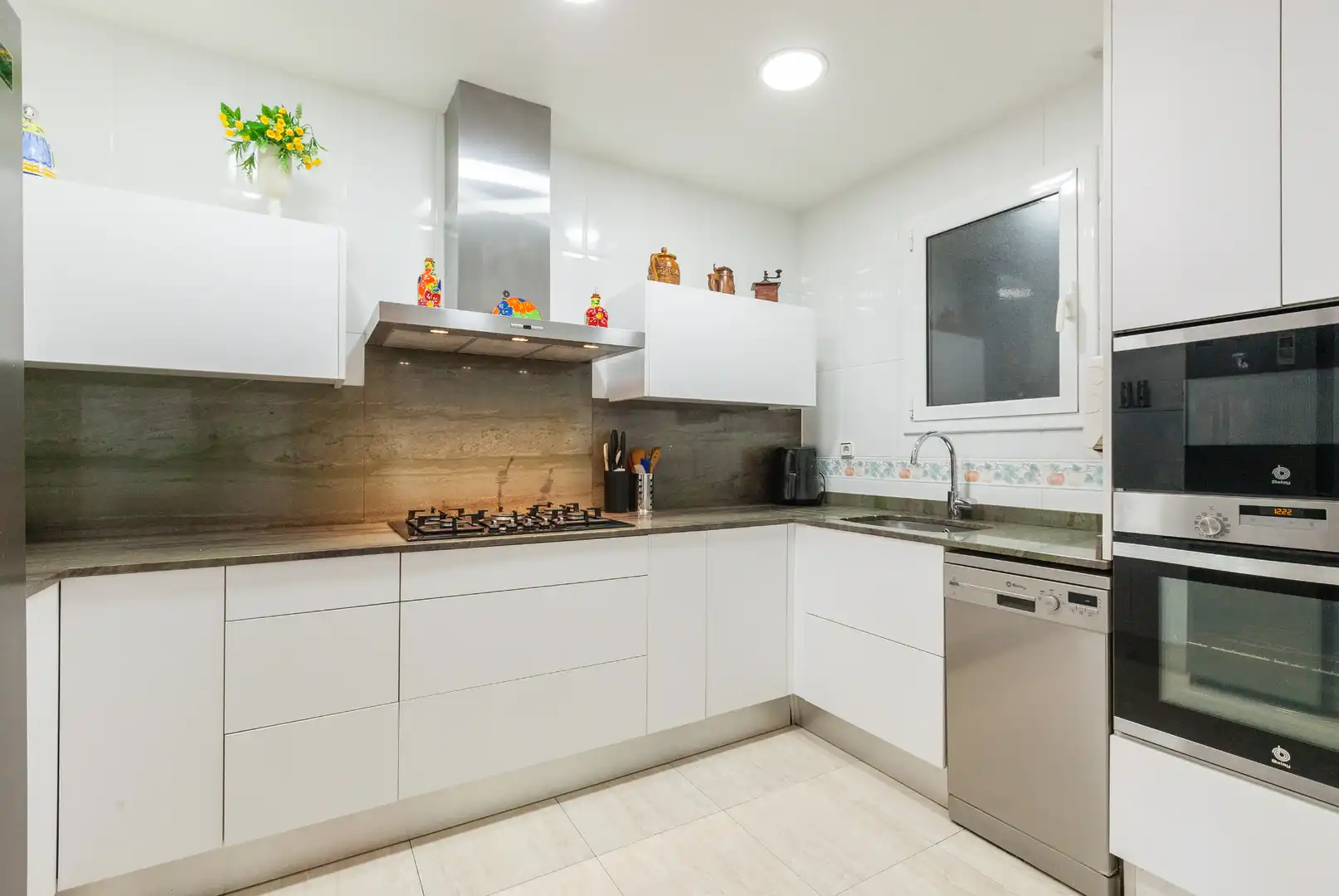 Küche von Wohnung zum Verkauf in Barcelona mit Klimaanlage, Heizung und Möbliert