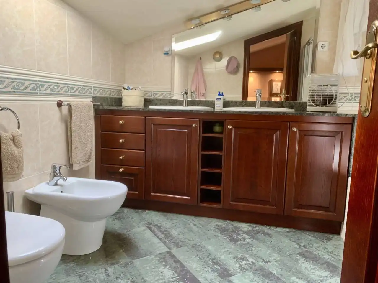 Bathroom of Attic for sale in Terrassa  with Air Conditioner, Heating and Parquet flooring