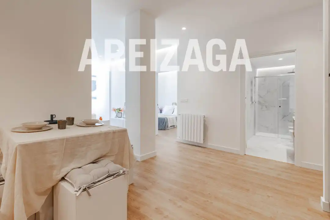 Bedroom of Flat for sale in Donostia - San Sebastián   with Heating, Terrace and Balcony