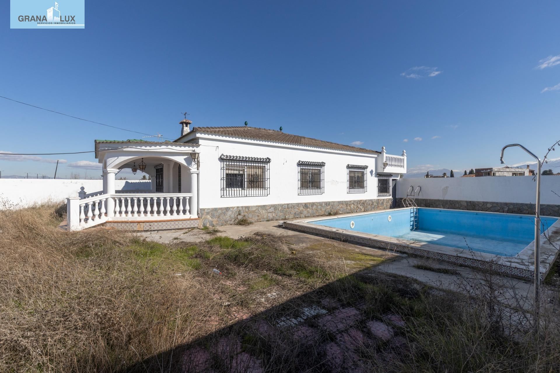 Vista exterior de Casa o xalet en venda en Las Gabias amb Jardí privat i Piscina