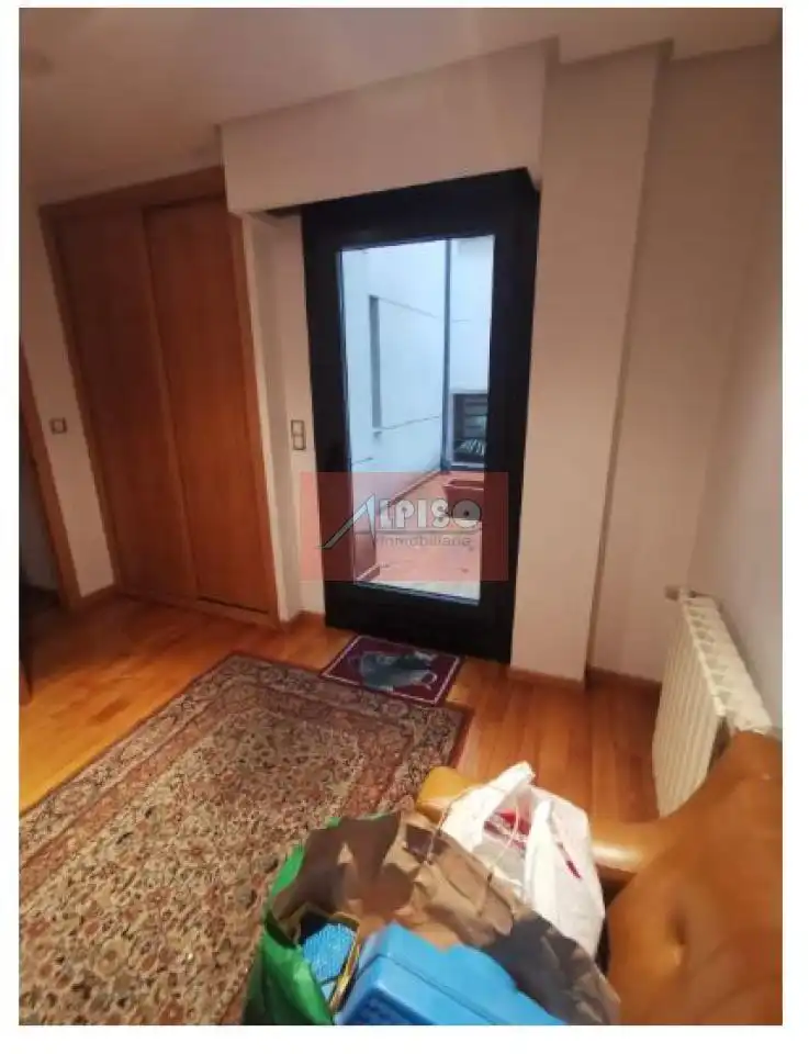 Piso en venta en Ourense Capital  con Calefacción, Parquet y Amueblado