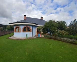 Vista exterior de Casa o xalet en venda en Santa Cruz de Bezana amb Terrassa