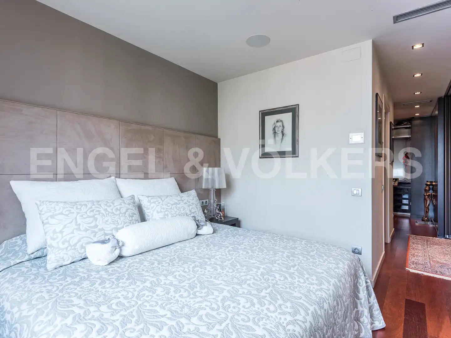 Schlafzimmer von Wohnung zum Verkauf in Barcelona mit Klimaanlage, Heizung und Terrasse