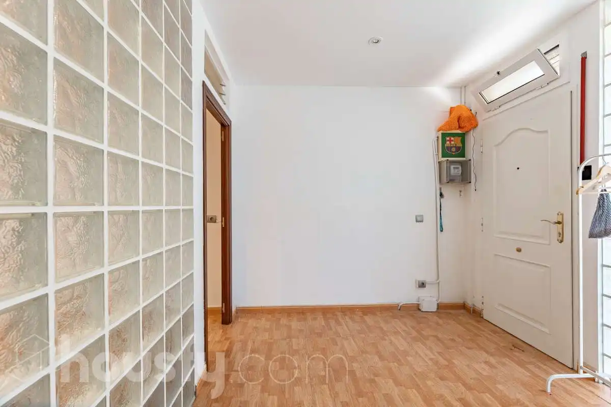 Habitación de Planta baja en venta en Barcelona