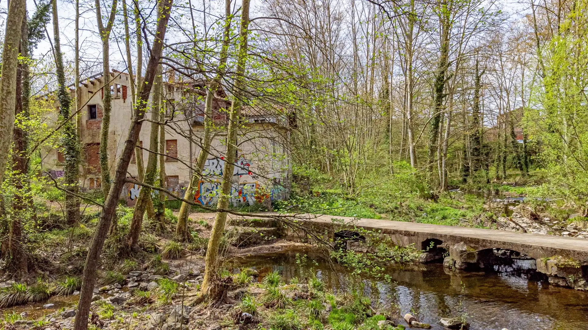 Außenansicht von Country house zum Verkauf in Olot mit Privatgarten, Terrasse und Alarm