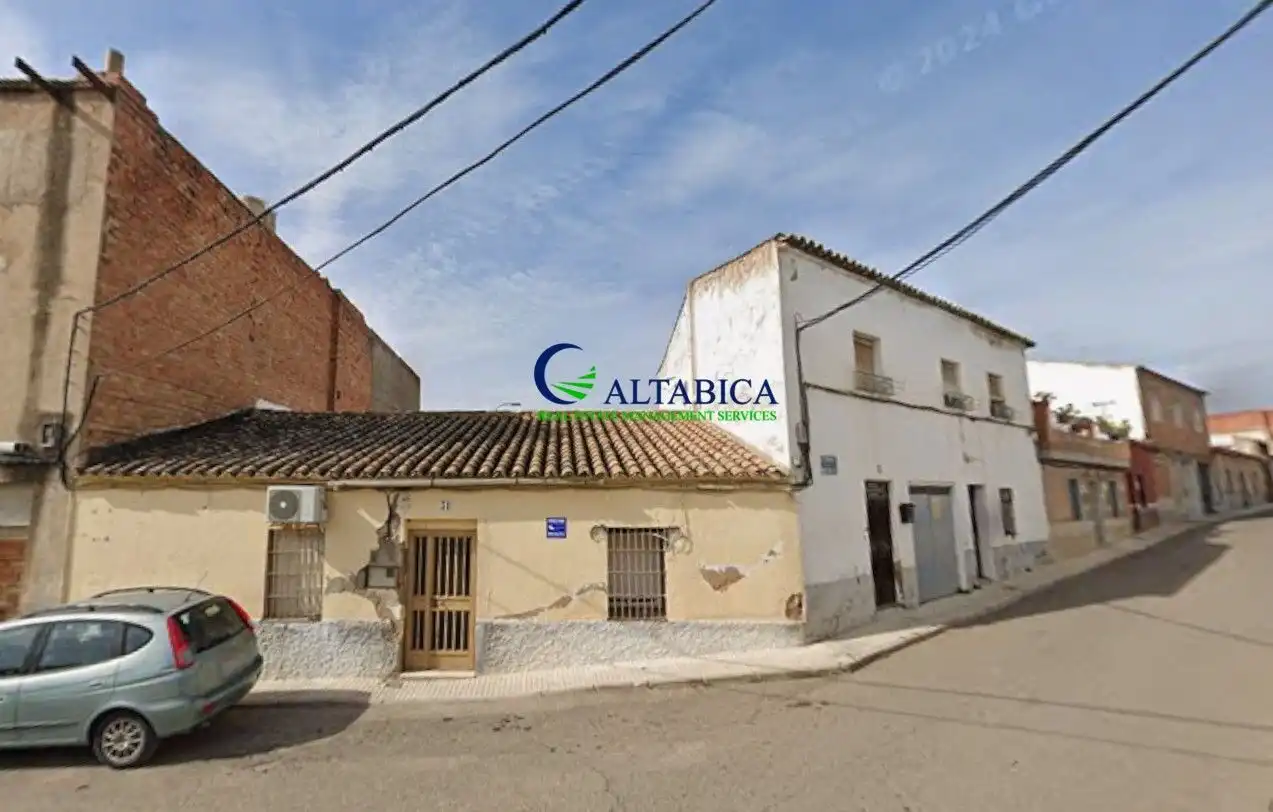 Vista exterior de Casa o xalet en venda en Linares