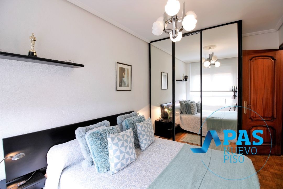 Bedroom of Flat for sale in Santander