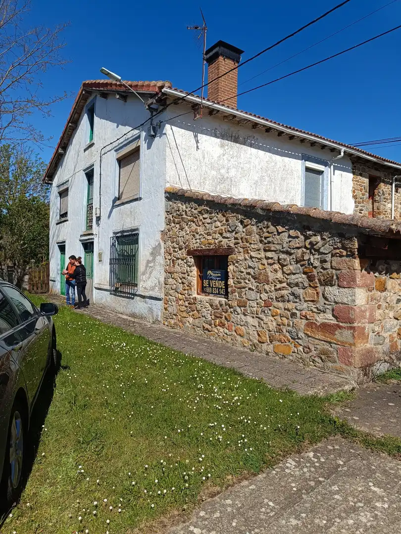 Vista exterior de Casa o chalet en venta en Cervera de Pisuerga