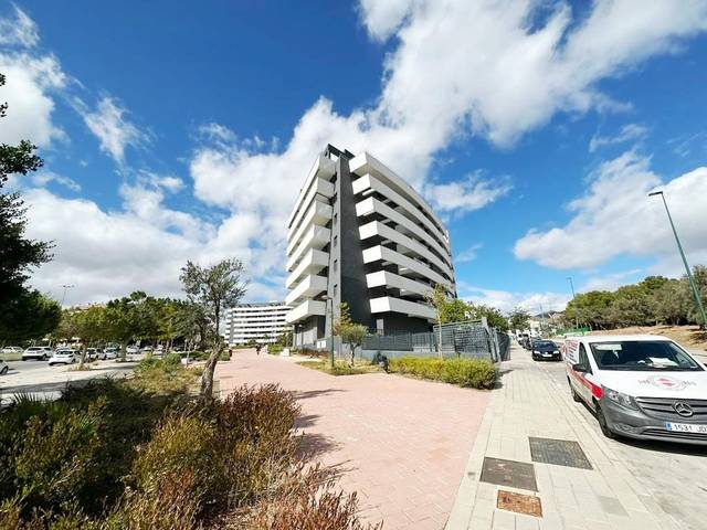 Garaje en Venta en Calle Pintor Murillo Bracho en El Atabal