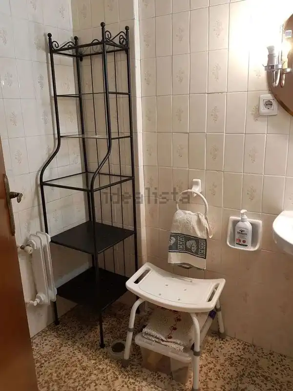Badezimmer von Wohnung zur Miete in Granada mit Heizung, Möbliert und Ofen