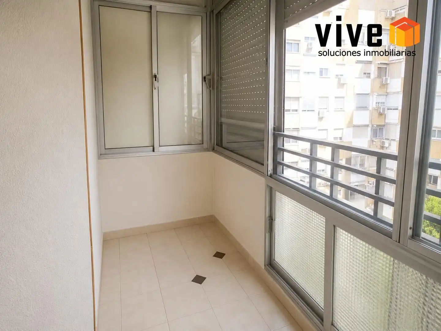 Balcony of Flat for sale in Sevilla  with Air Conditioner, Terrace and Furnished