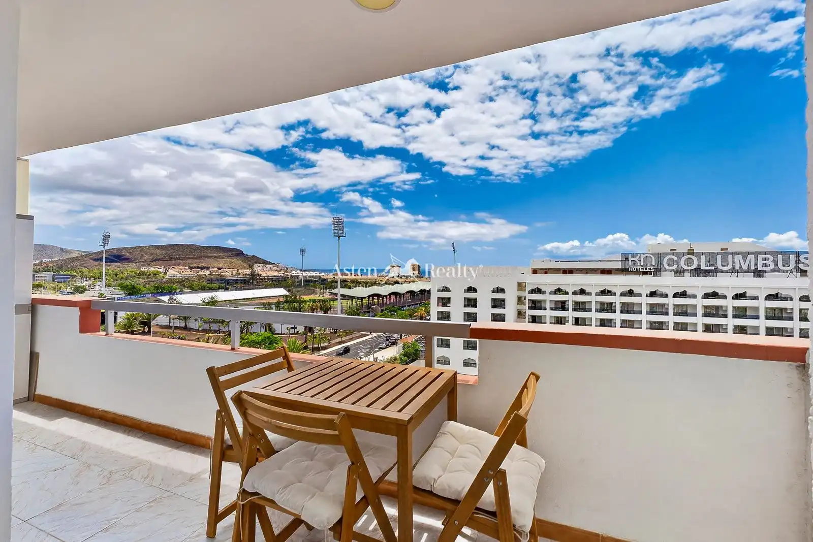 Terrasse von Wohnungen zum Verkauf in Arona mit Terrasse, Schwimmbad und Möbliert